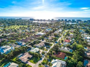 700 Ketch Dr, Naples, FL 34103