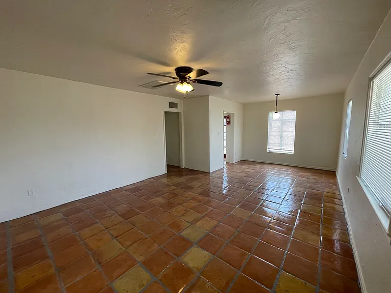Living/dining room
