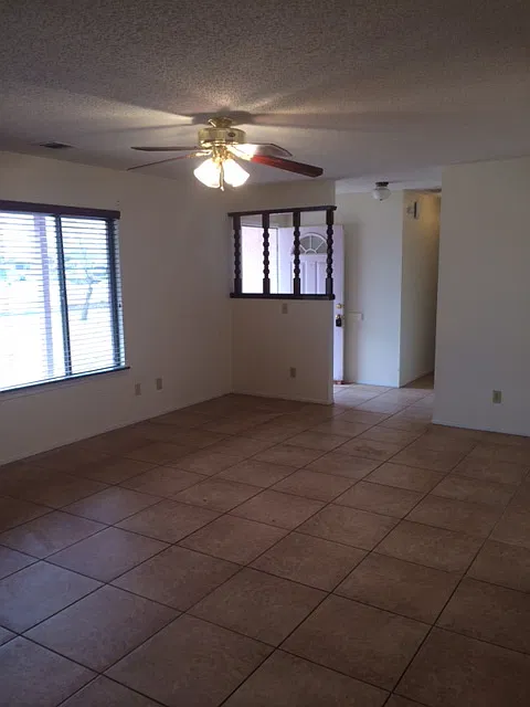 3 Bedroom Home In Apple Valley — Photo 3