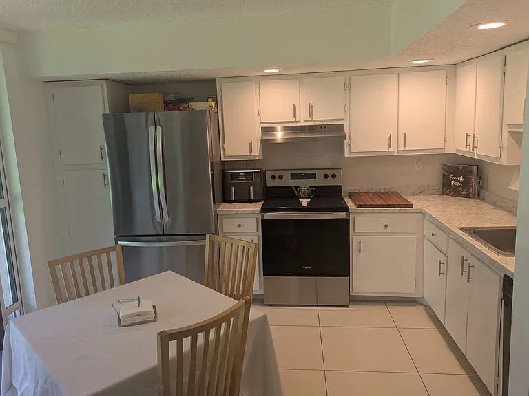 8075 SW 107th Ave #111 — Photo 4
