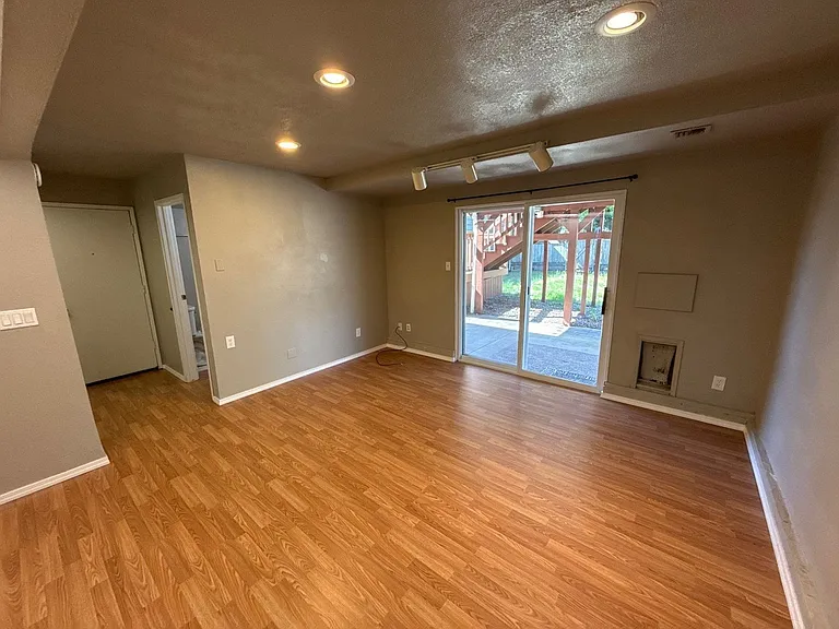2551 23rd Ave SE — Photo 32