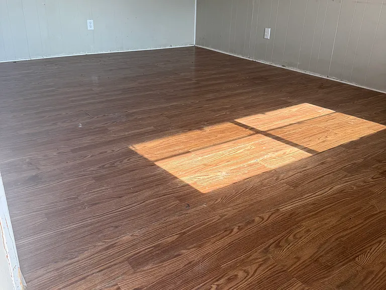 1000 Stuart Dr — Photo 2