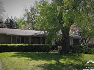 609 Seabrook Pl, Lawrence, KS 66046