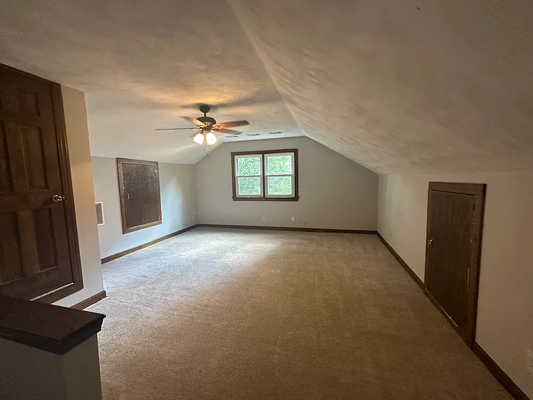 608 Hearndon Ct — Photo 16