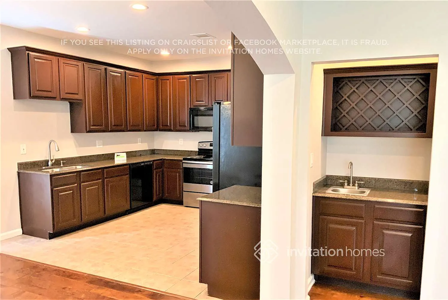 110 Barrington Ln Lewisville, TX 75067 — Photo 4