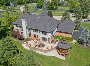 24750 Franklin Farms Dr, Franklin, MI 48025