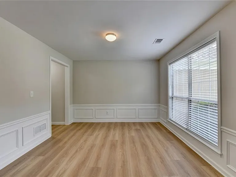 340 Waddington Trl — Photo 7