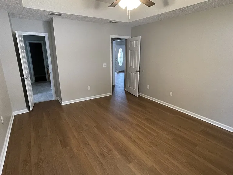 1952 Salisbury Way — Photo 7