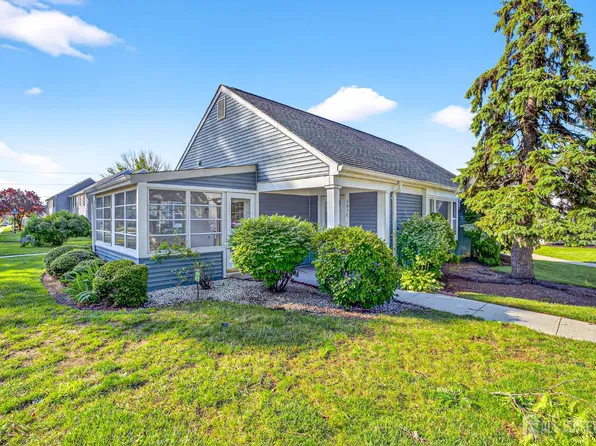 203 Rossmoor Dr #C, Monroe Township, NJ 08831