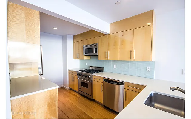 Rented by Douglas Elliman | media 16