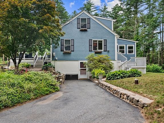 3rd image of 320 Alpine Dr