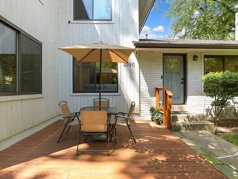 2360 S Arlington Ridge Rd — Photo 19