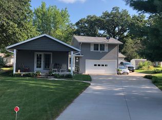 3367 Midway Rd, Marion, IA 52302