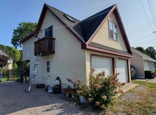 323 W 12th St, Traverse City, MI