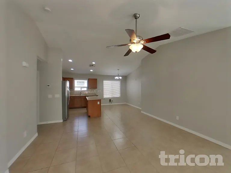 40260 W Hopper Dr — Photo 3