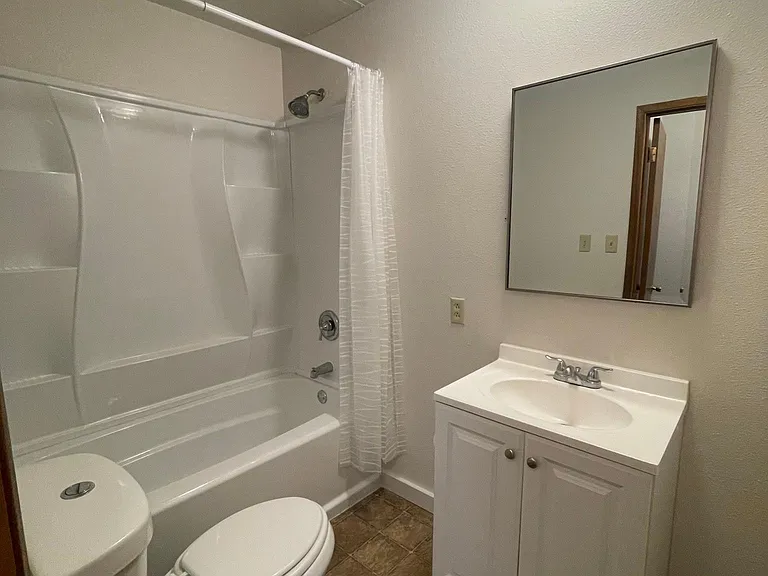 61 Crest Ave #B — Photo 10