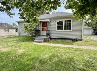 722 SW Grand Ct, Topeka, KS 66606