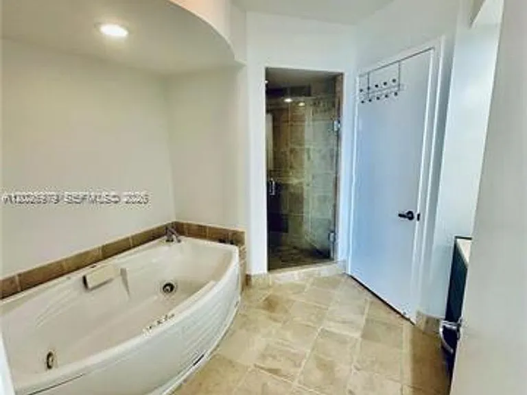 18201 Collins Ave #5307 — Photo 9