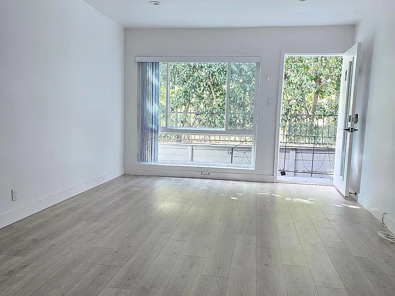 904 N Gardner St #1 — Photo 6