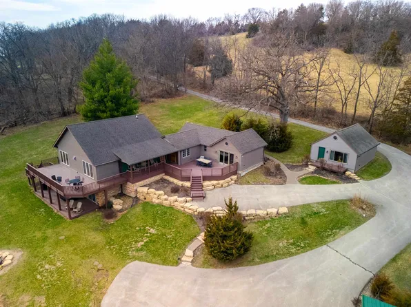 2287 W Hanover Rd, Hanover, IL 61041