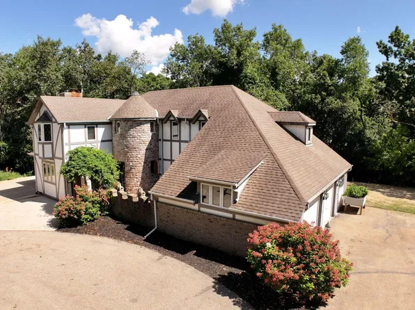 N7450 Carriage DRIVE, Elkhorn, WI 53121