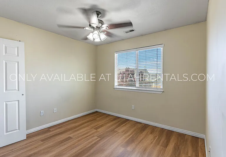 1156 S 1420 E — Photo 12