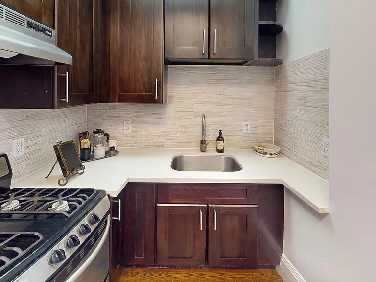 1520 Gough Street — Photo 38