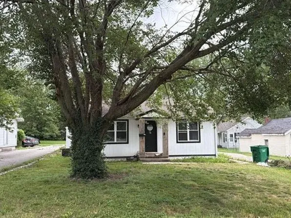 504 W Vine St, Butler, MO 64730