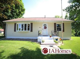 141 29th Ave SW, Cedar Rapids, IA 52404