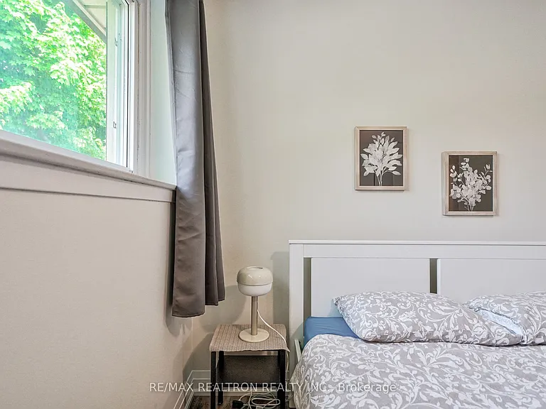 50 Axsmith Cres — Photo 43