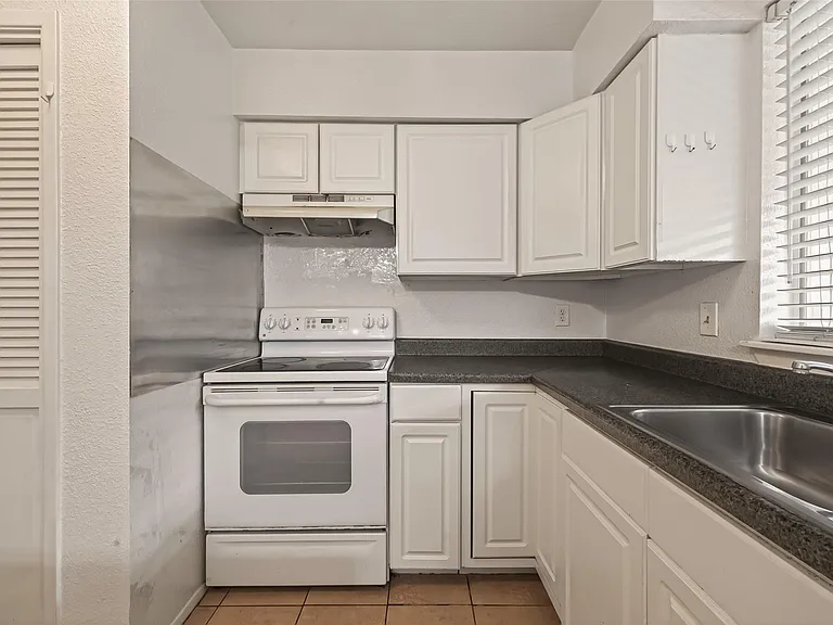 9201 Clarewood Dr #191 — Photo 9