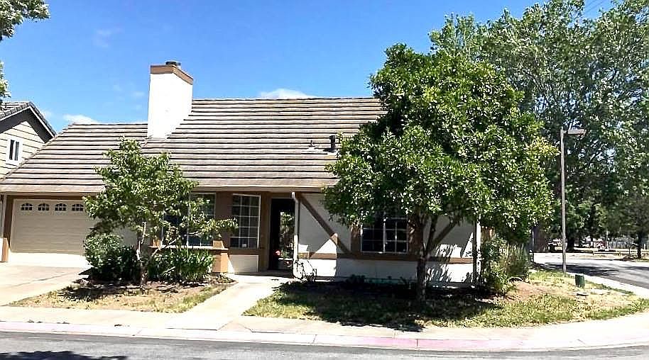 FRONT HOUSE