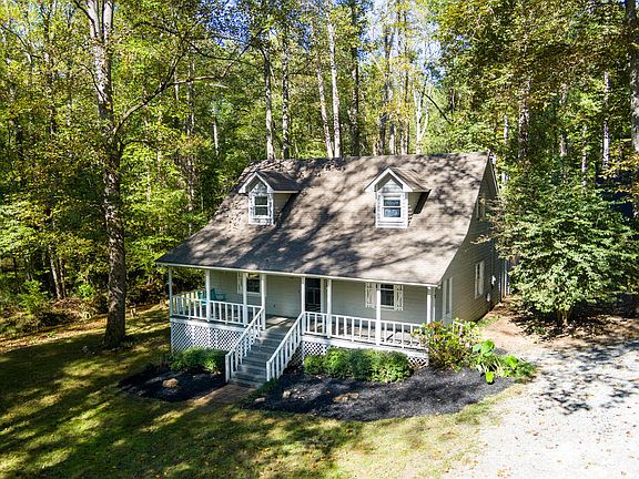 3rd image of 15 Padget Ln