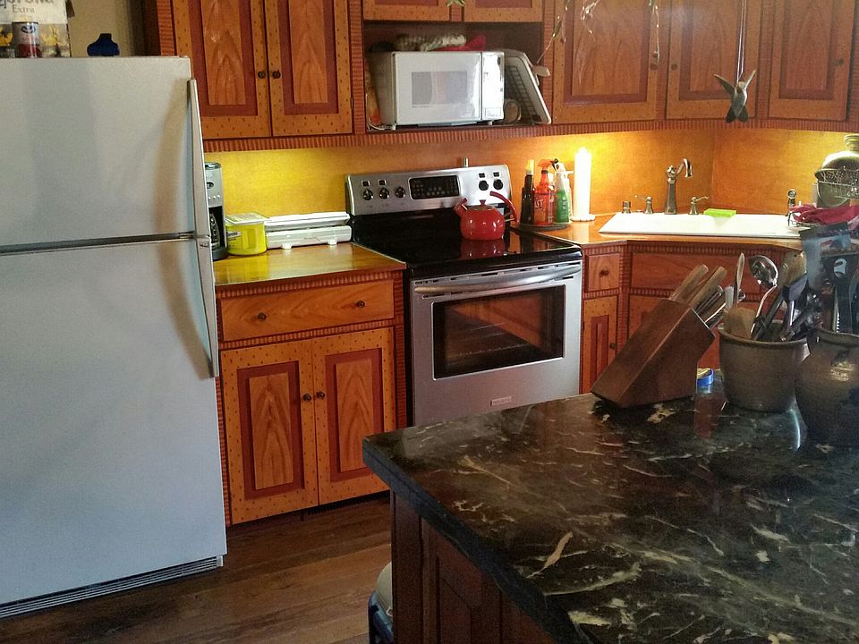 Kitchen with marble island
