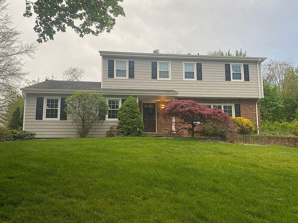 1st image of 12 Avon Ln