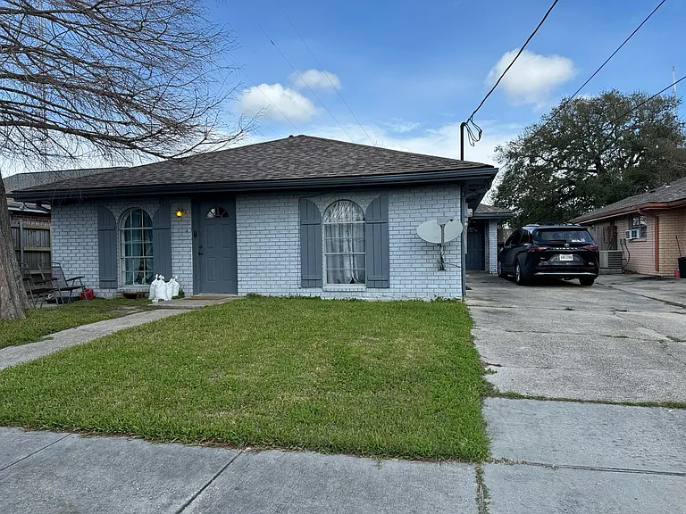 411 E Solidell St — Photo 8