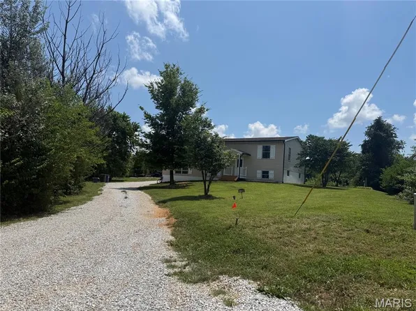 3180 Creek Rd, Moscow Mills, MO 63362