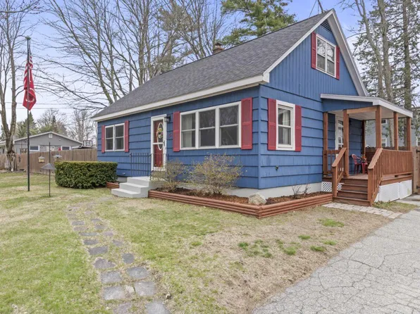 15 Williams Drive, Topsham, ME 04086