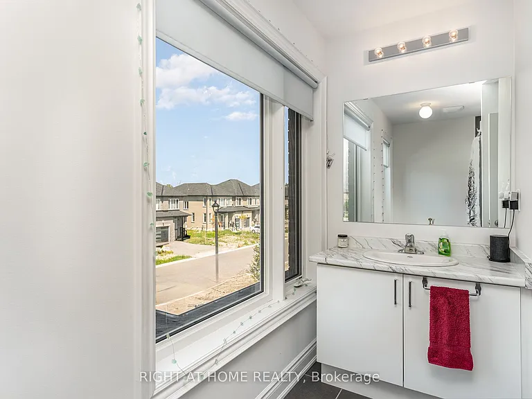 27 Lisa St — Photo 25