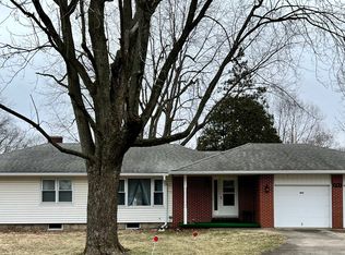 603 S Elm St, Mahomet, IL 61853