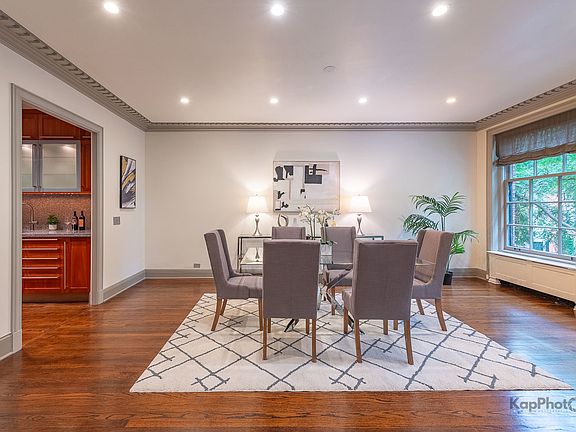 5th image of 24 E Scott St APT 2