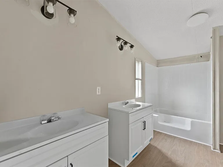16212 Lone Star Ranch Dr — Photo 19