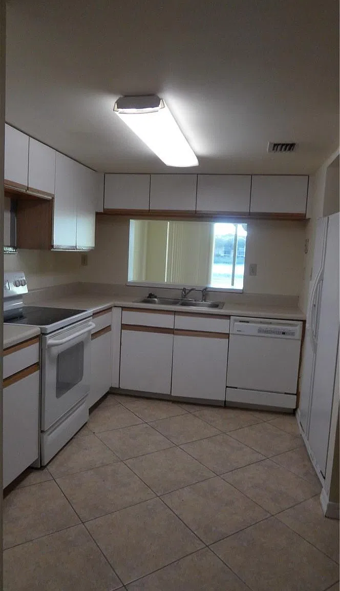 3 bed, 2.5 bath, 1515 sqft, $2,200 — Photo 2