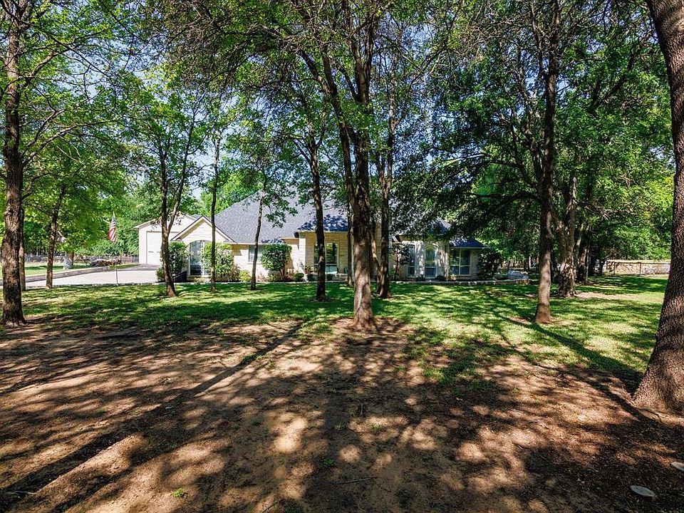 1st image of 140 Forest Creek Cir