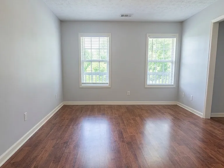 3270 Stratton Ln — Photo 6