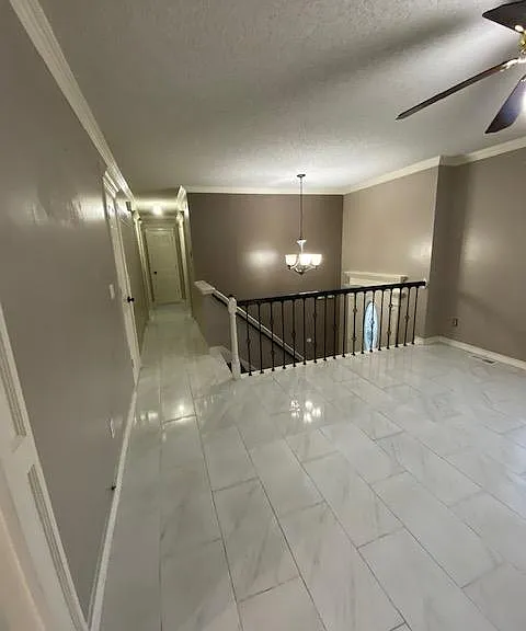 313 W Murray Ct — Photo 4