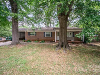 1225 12th Street Dr SW, Hickory, NC, 28602