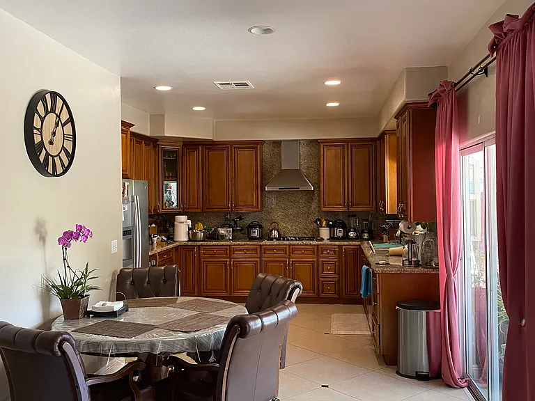 21042 Saticoy St — Photo 3