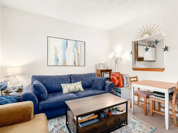 88 Gordon St APT 304, Brighton, MA 02135