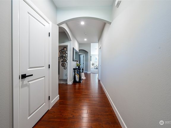 5th image of 18512 21st Avenue E